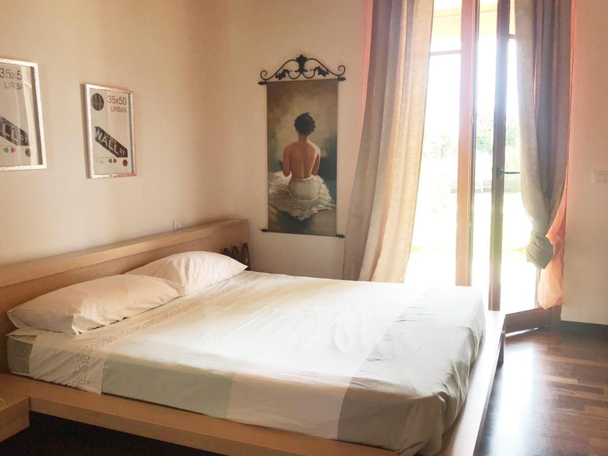 Luxury Apartments - Le Fate - Residence With Pool Manerba del Garda Eksteriør billede